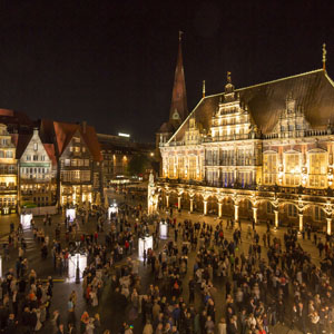 Bildmotiv Eröffnung III: Marktplatz mit Rathaus